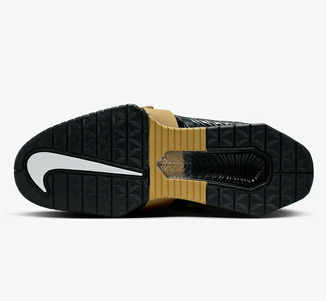 週末限定価格！超美品Nike ロマレオス4 日本未発売モデル27cm程度 ナイキ ロマレオス 4 ブラック メタリックゴールド 2024 | 海外
