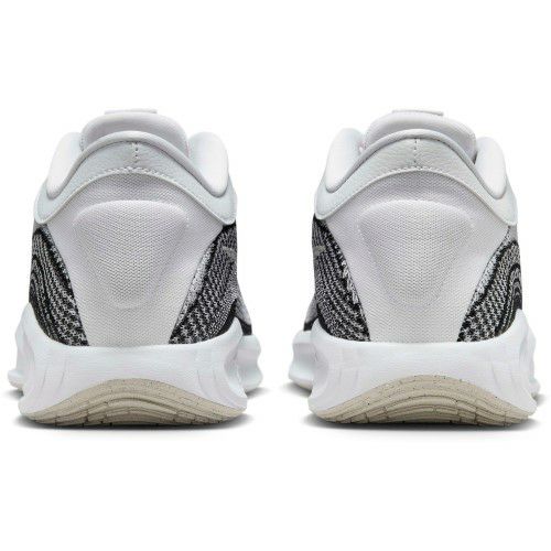 ナイキ G.T. ハッスル アカデミー ホワイト ブラック 2024